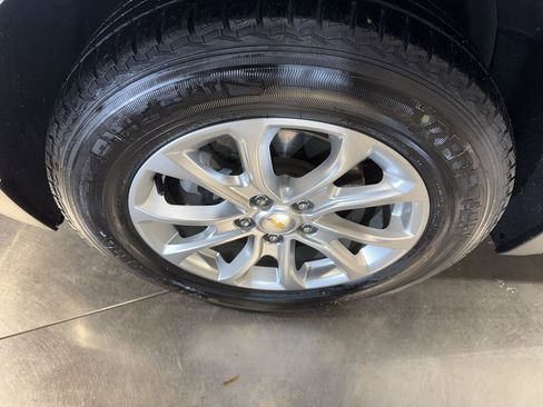 Used 2020 Chevrolet Equinox LS w/ LS Convenience Package image 10