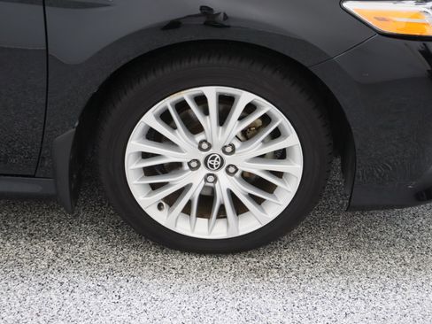 Certified 2020 Toyota Camry XLE w/ Driver Assist Package FWD image 5
