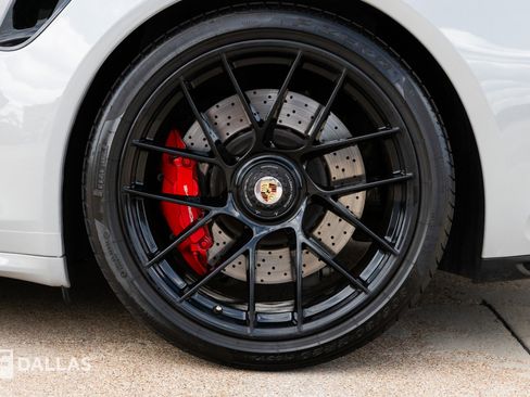 Used 2018 Porsche 911 Turbo image 11