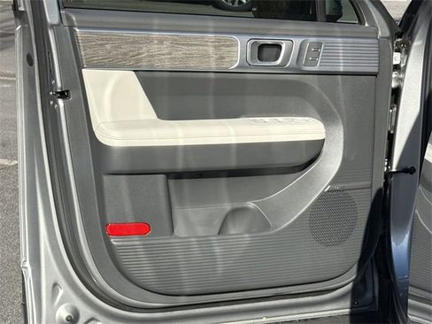 Used 2024 Hyundai Santa Fe Limited image 10