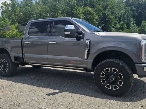 Used 2024 Ford F250 Platinum AWD/4WD image 3