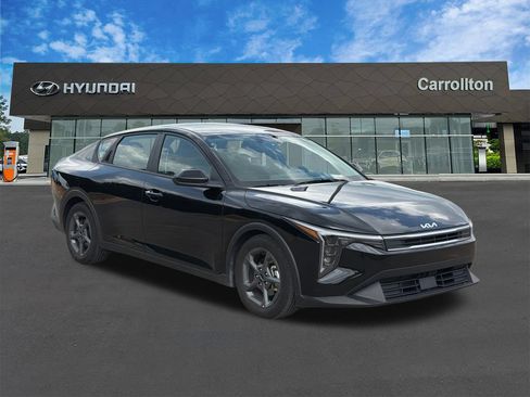 Used 2025 Kia K4 FWD image 3