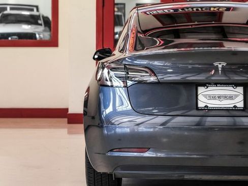 Used 2022 Tesla Model 3 Long Range image 38