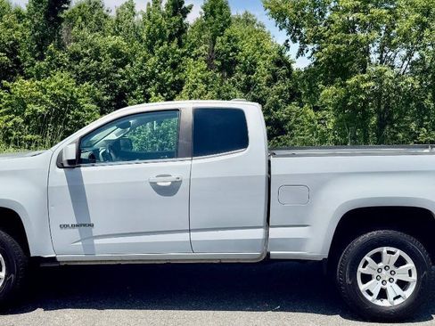Used 2020 Chevrolet Colorado LT w/ Safety Package RWD image 18