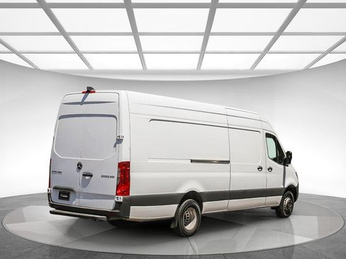 Used 2024 Mercedes-Benz Sprinter 3500 image 4