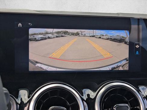 Used 2025 Mercedes-Benz GLA 250 image 13