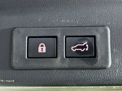 Used 2021 Subaru Ascent Limited w/ Technology Package image 32