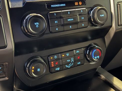 Used 2020 Ford F250 XLT w/ XLT Premium Package image 15