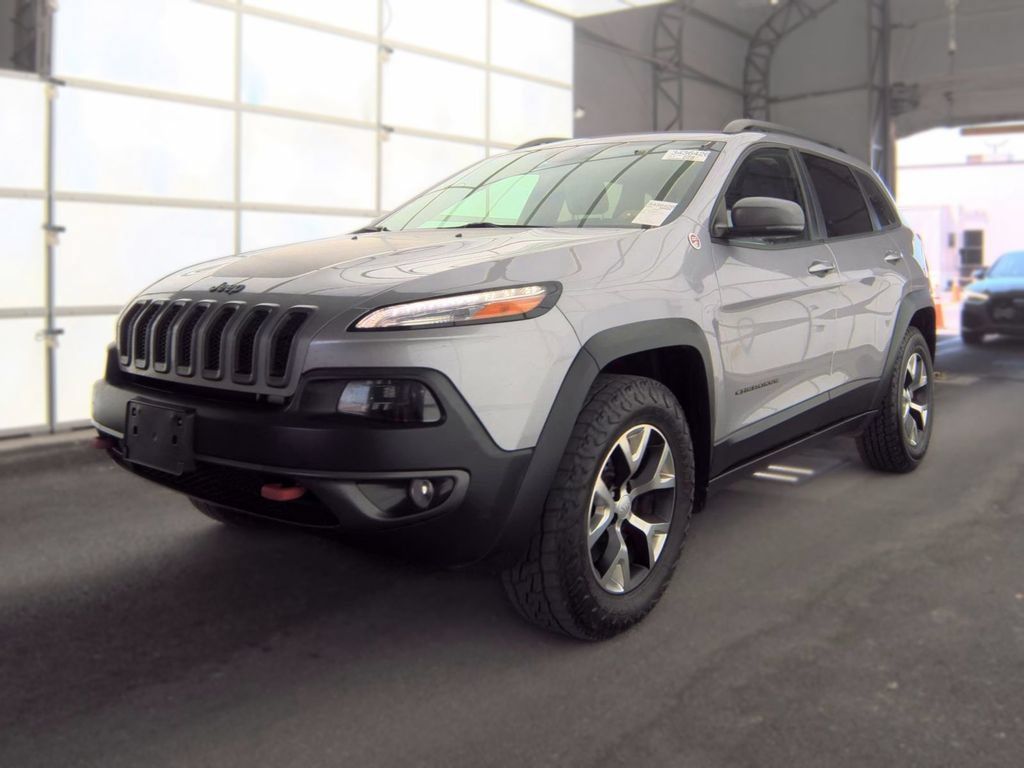 Used 2018 Jeep Cherokee Trailhawk w/ Quick Order Package 27L AWD/4WD image 2