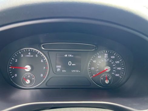 Used 2019 Kia Sorento FWD V6 image 11