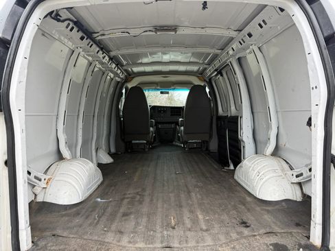 Used 2012 GMC Savana 2500 RWD image 9