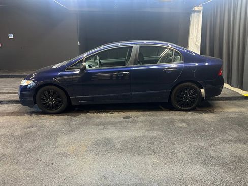 Used 2010 Honda Civic DX-VP image 5