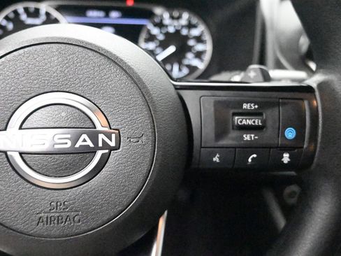 Used 2023 Nissan Rogue SV image 14