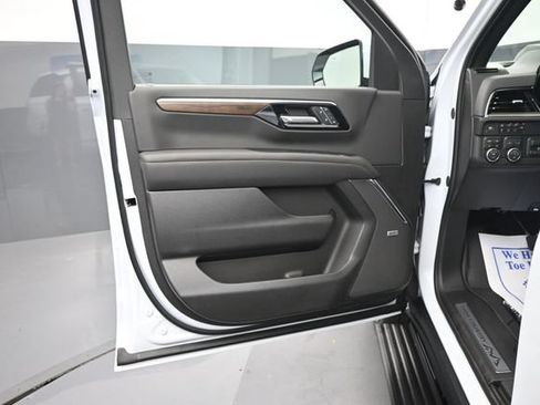 New 2026 Chevrolet Suburban High Country AWD/4WD image 12