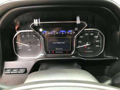Used 2021 GMC Sierra 1500 AT4 w/ AT4 Value Package AWD/4WD image 18