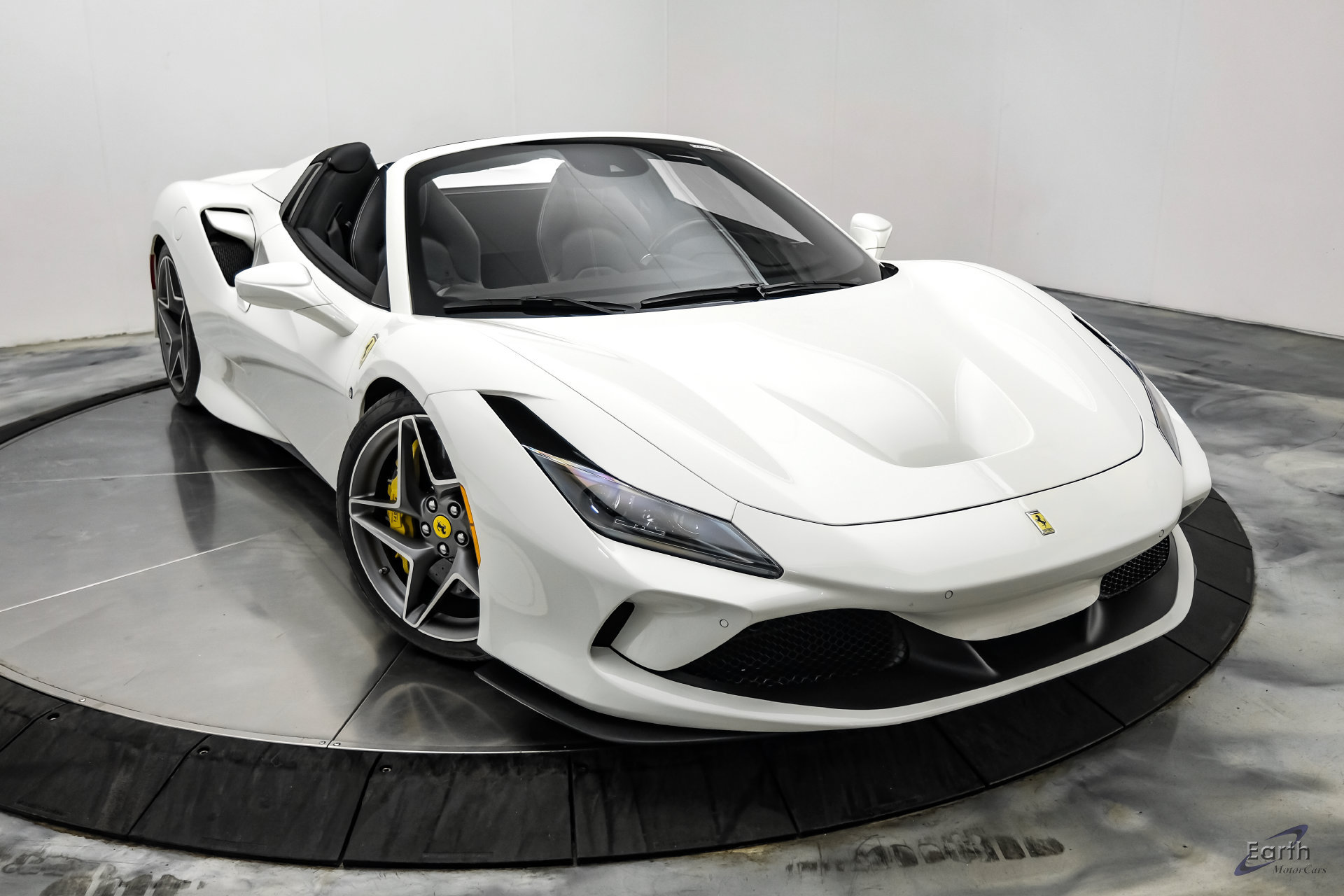 Used 2022 Ferrari F8 Tributo RWD image 33
