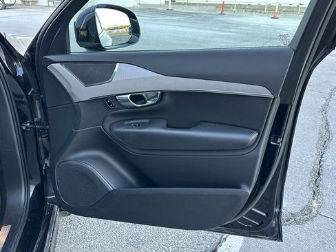 Used 2023 Volvo XC90 B5 Core w/ Protection Package Premier image 26