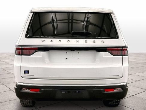 Used 2022 Jeep Wagoneer Series II AWD/4WD image 4