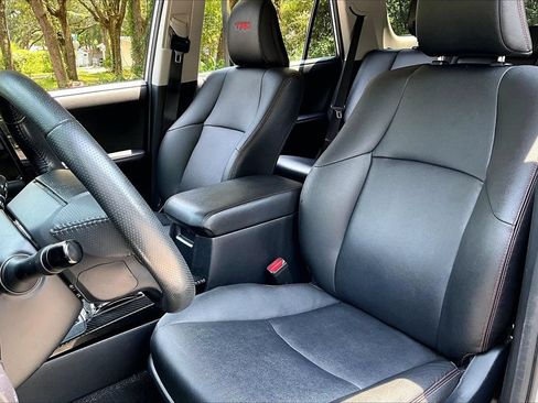 Used 2020 Toyota 4Runner TRD Off-Road Premium w/ Moonroof Package AWD/4WD image 18