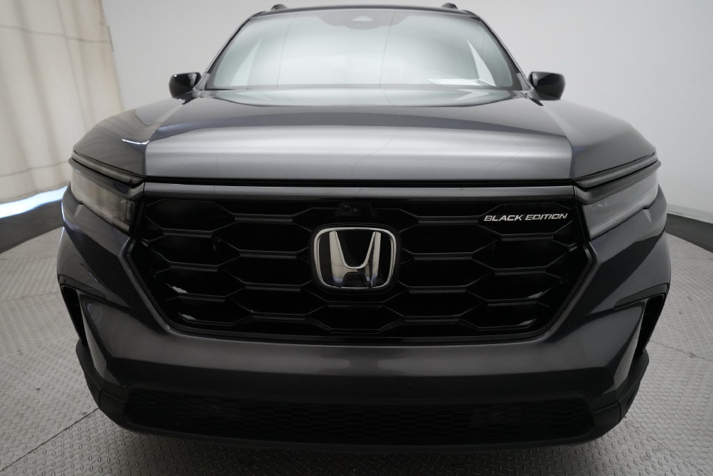 Used 2025 Honda Pilot Black Edition image 23