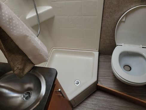 Used 2016 Mercedes-Benz Sprinter 3500 image 11