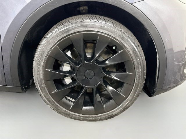 Used 2022 Tesla Model Y Long Range AWD/4WD image 30