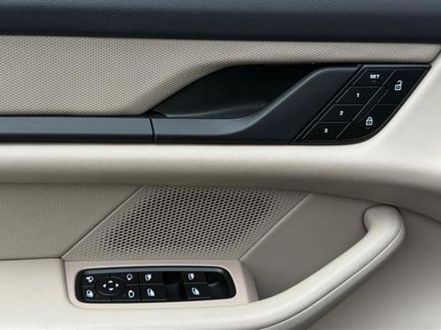 Used 2023 Porsche Taycan image 13