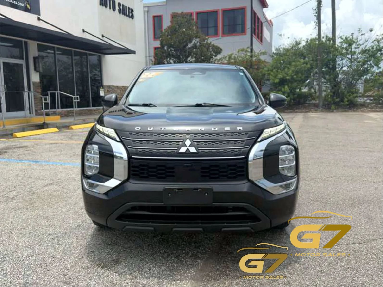 Used 2022 Mitsubishi Outlander ES FWD image 2