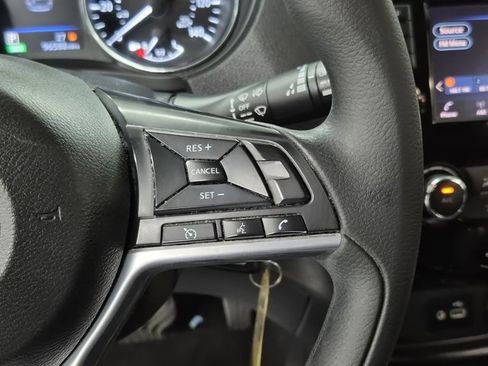 Used 2019 Nissan Rogue S image 24