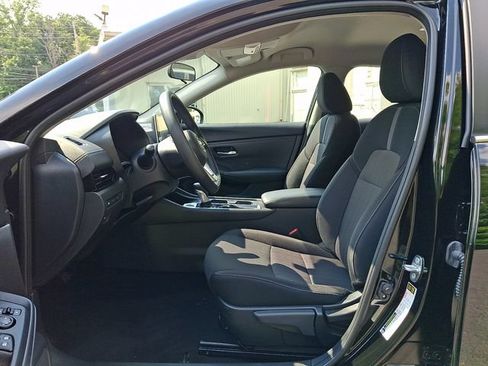 Used 2025 Nissan Sentra SV FWD image 14