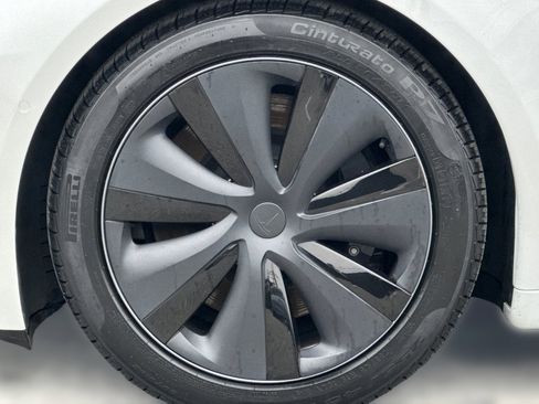 Used 2022 Tesla Model S AWD image 10