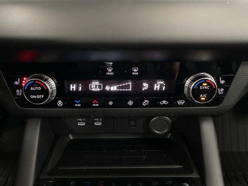 New 2026 Mitsubishi Outlander SEL image 26