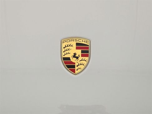 Used 2025 Porsche Macan image 28