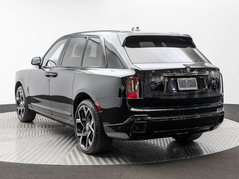 New 2026 Rolls-Royce Cullinan Black Badge image 7