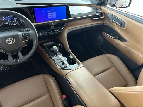 Used 2025 Toyota Crown Signia image 23