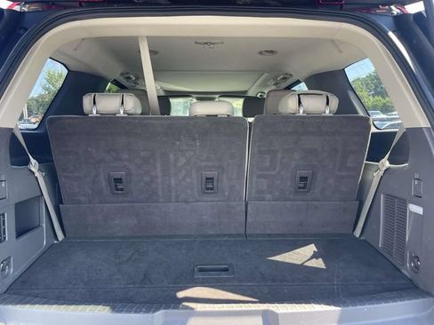 Used 2018 Ford Expedition Limited w/ Equipment Group 302A RWD image 10