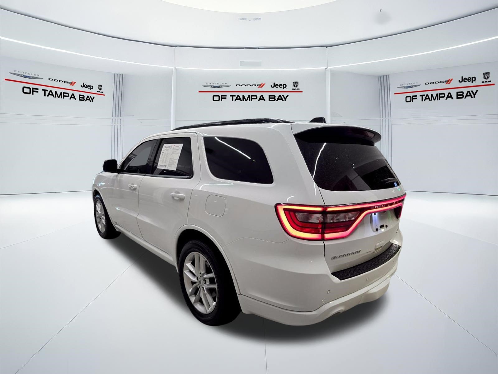 Used 2023 Dodge Durango GT RWD image 4