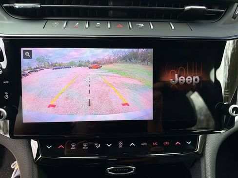New 2026 Jeep Grand Cherokee L Limited w/ Limited Altitude Package AWD/4WD image 26
