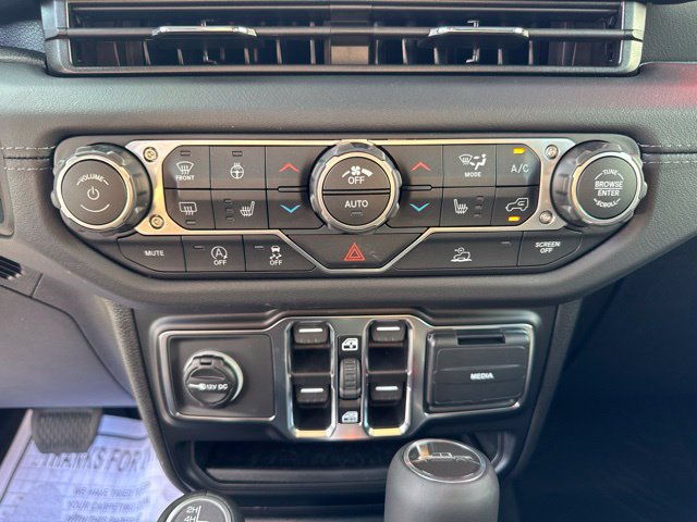 New 2026 Jeep Gladiator Sport AWD/4WD image 17