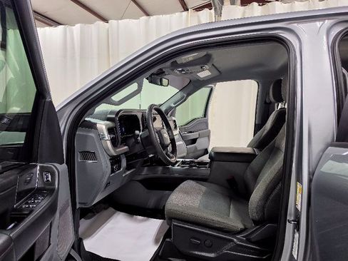 Used 2023 Ford F250 XLT w/ XLT Premium Package AWD/4WD image 17
