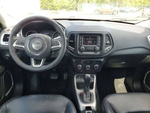 Used 2018 Jeep Compass Latitude FWD image 22