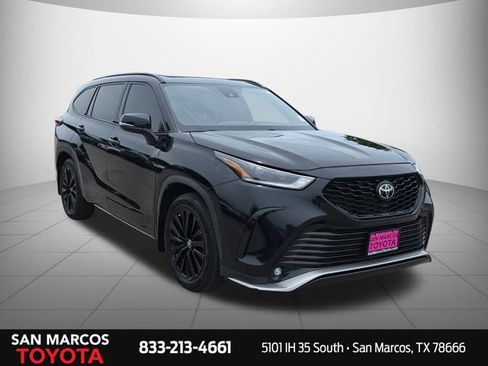 Used 2023 Toyota Highlander XSE FWD image 3