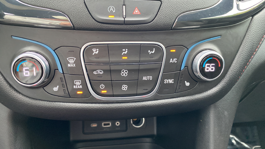 Used 2022 Chevrolet Equinox RS w/ RS Plus Package AWD/4WD image 18