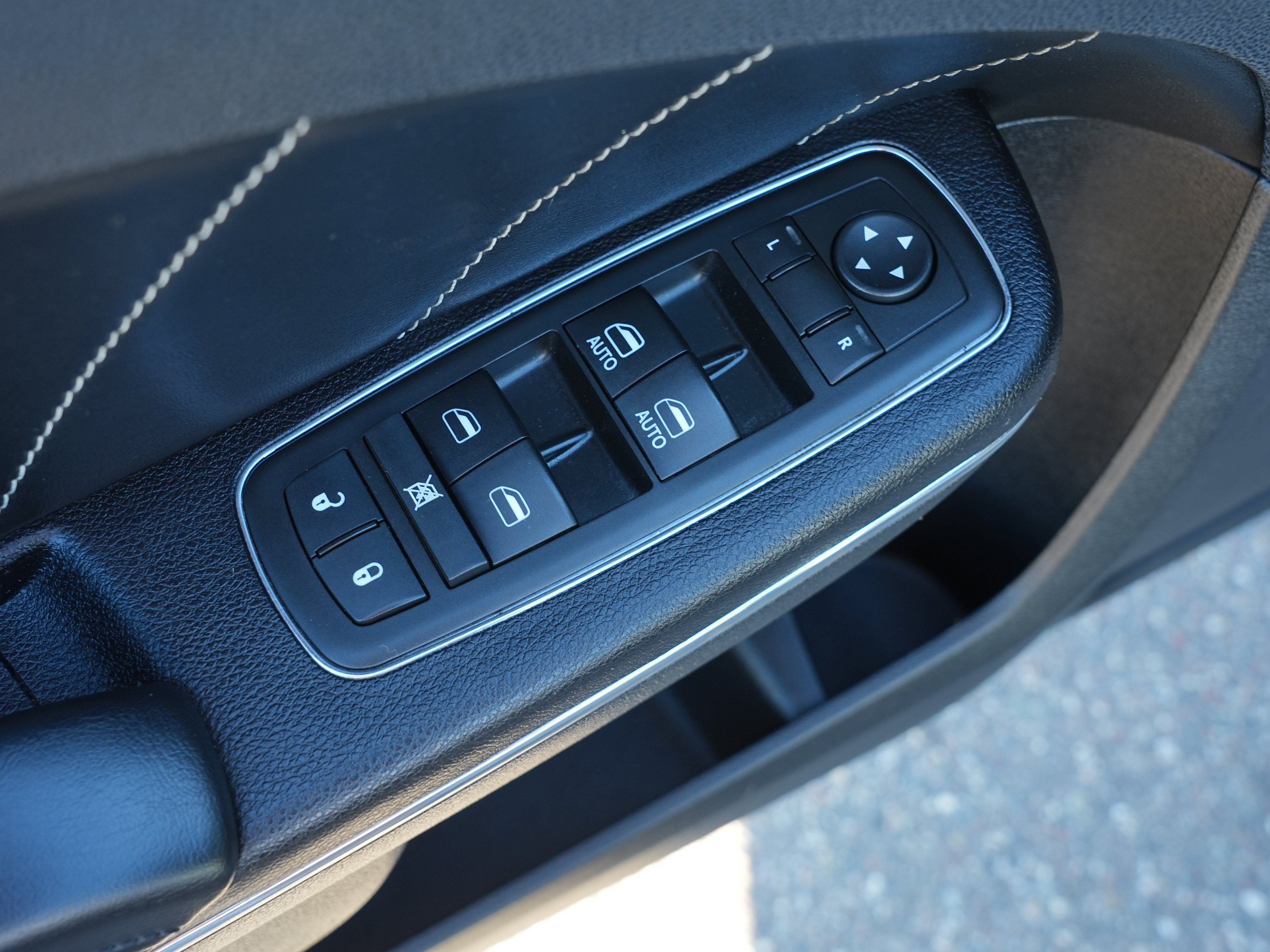 Used 2011 Dodge Charger R/T AWD/4WD image 16
