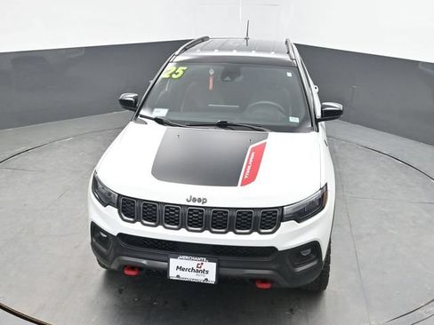Used 2025 Jeep Compass Trailhawk AWD/4WD image 20
