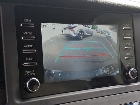 Used 2020 Toyota Sienna L image 18