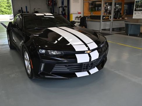 Used 2016 Chevrolet Camaro LT RWD image 4