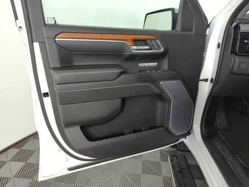 Used 2023 GMC Sierra 1500 Denali AWD/4WD image 17