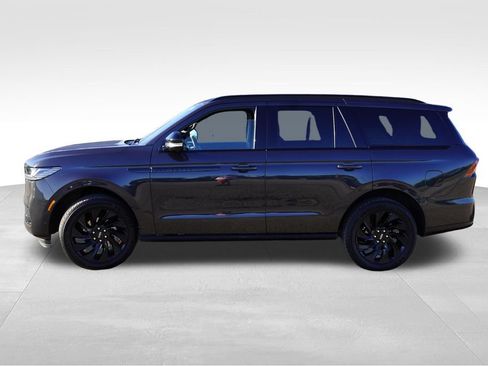 Used 2025 Lincoln Navigator Reserve w/ Jet Appearance Package AWD/4WD image 9