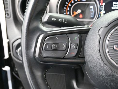 Used 2021 Jeep Gladiator Willys image 17